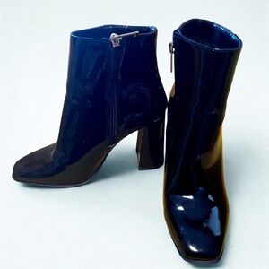 Jennifer Lopez Glossy Black Heeled Boots